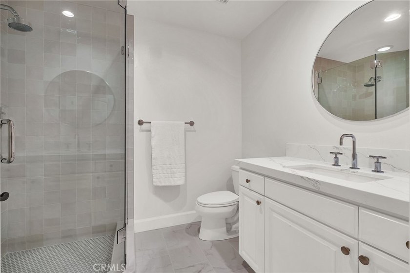 LOCATED JUST FOUR HOUSES FROM THE STRAND, this beautifully - photo 50