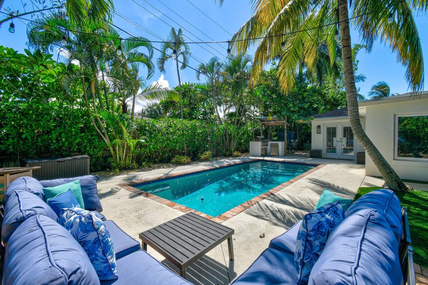 Located in one of the more desirable areas in all of North Palm - photo 3