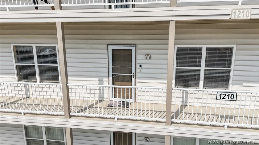 Right in the heart of Osage Beach, this Lands' End condo puts - photo 40