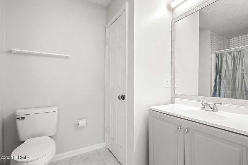 Fabulous features set this Brookshire model apart! This end-unit - photo 17