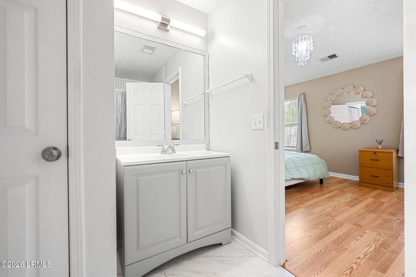 Fabulous features set this Brookshire model apart! This end-unit - photo 18