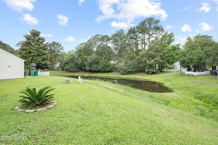 Fabulous features set this Brookshire model apart! This end-unit - photo 24