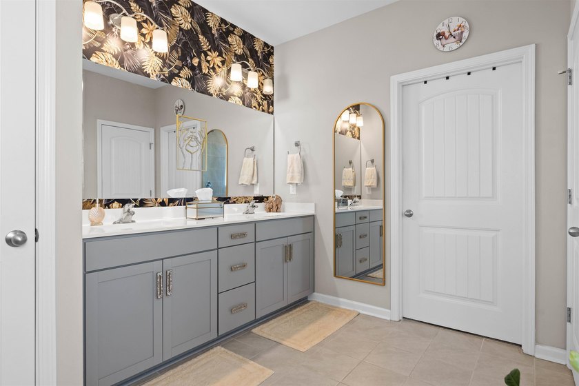 Built in 2021, this beautifully maintained 5-bedroom, 3.5-bath - photo 26