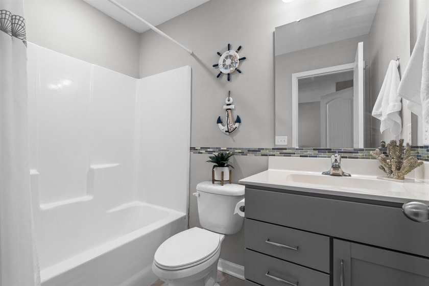 Built in 2021, this beautifully maintained 5-bedroom, 3.5-bath - photo 31