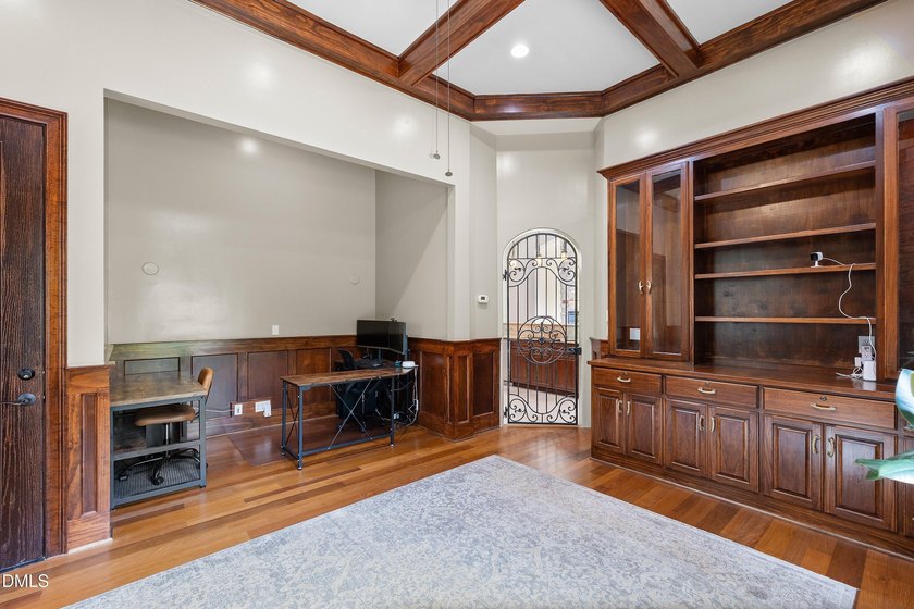 Welcome to this exceptional luxury estate in the prestigious The - photo 39