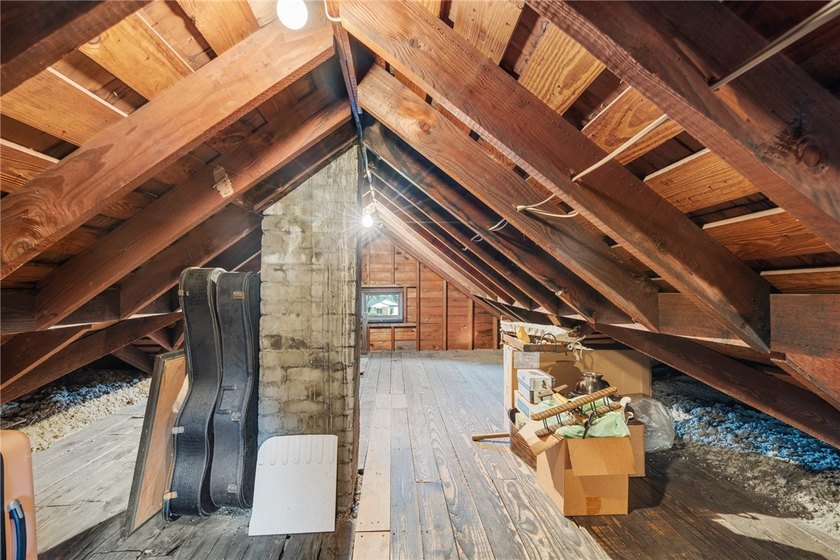 Craftsman charm meets today's modern updates! This beautifully - photo 47