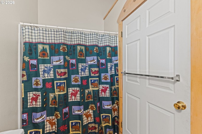 Rare opportunity to own a truly custom and charming duplex in a - photo 26