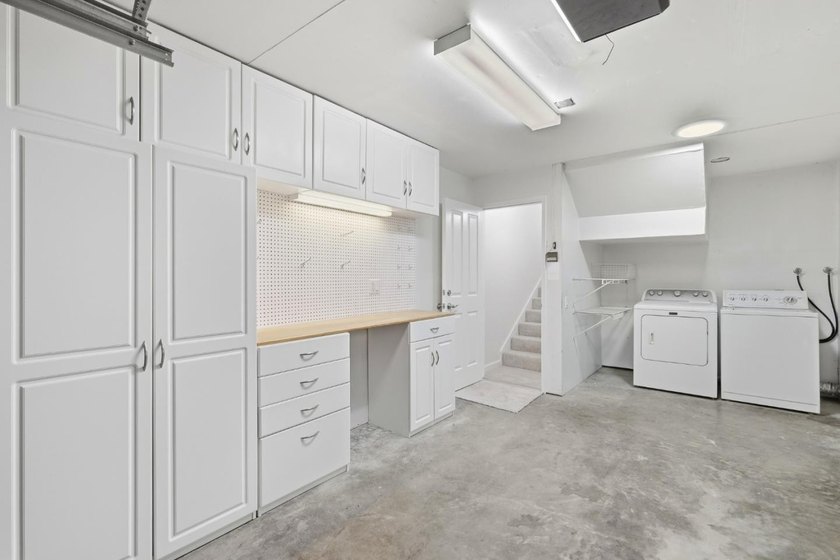 Just Reduced $100,000!!! Light and bright Seascape townhouse in - photo 27
