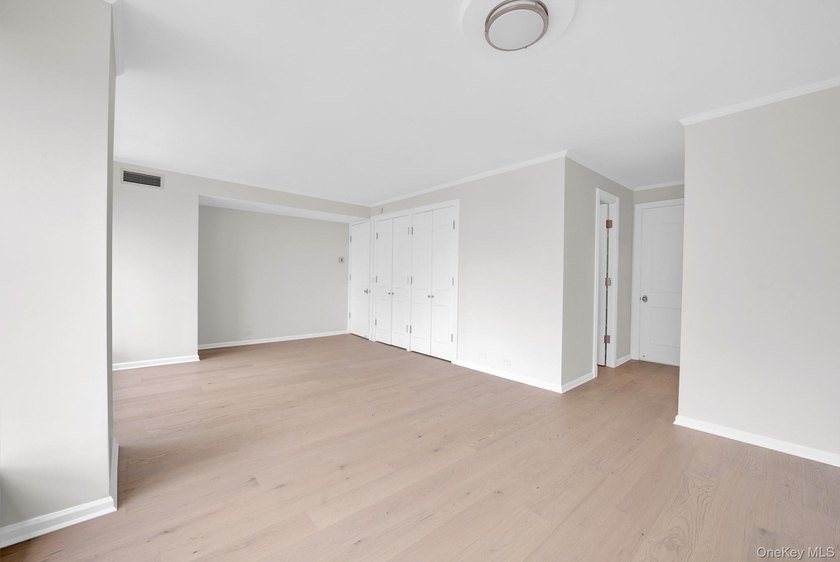 Welcome to this extraordinary, updated 3-bedroom, 3.5-bathroom - photo 29