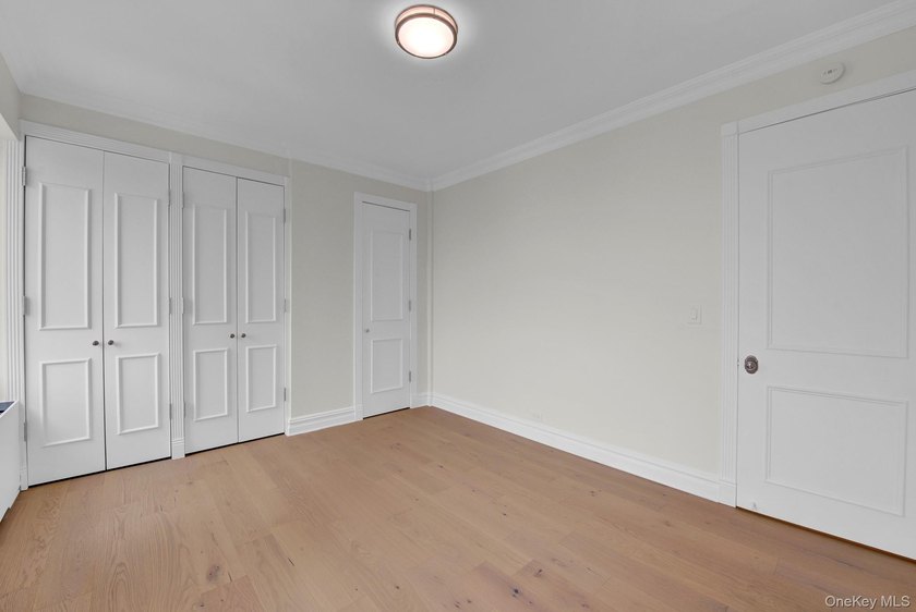 Welcome to this extraordinary, updated 3-bedroom, 3.5-bathroom - photo 35