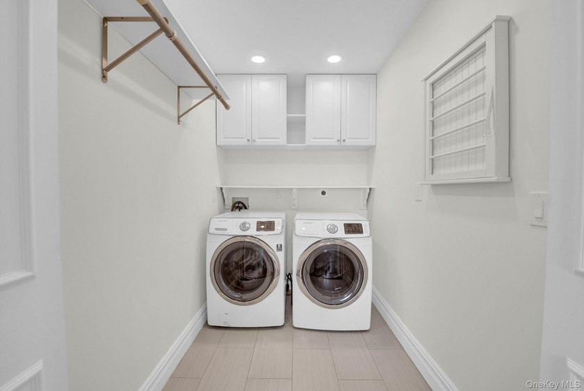 Welcome to this extraordinary, updated 3-bedroom, 3.5-bathroom - photo 36