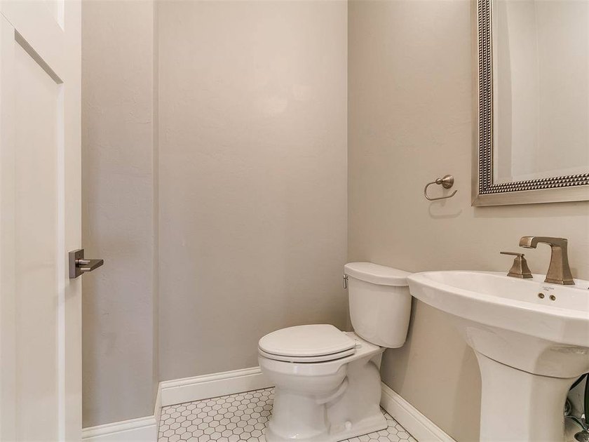 Welcome to your dream Craftsman Bungalow in the esteemed Frisco - photo 32