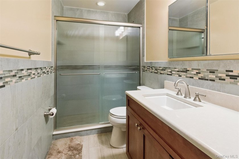 Welcome to this beautifully renovated, move in ready 2-bedroom - photo 11