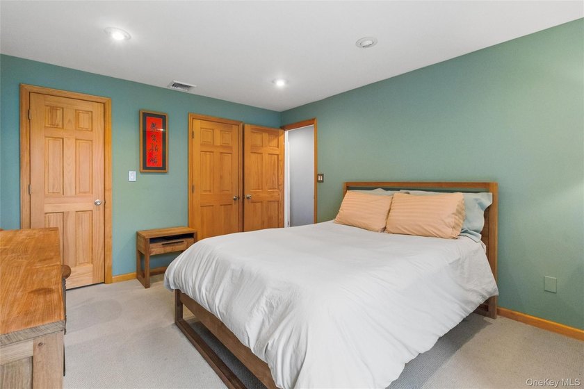 Welcome to this beautifully renovated, move in ready 2-bedroom - photo 15