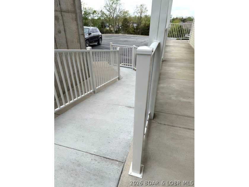 Introducing a peaceful, turn-key lakefront condo in CapeRoyale - photo 22