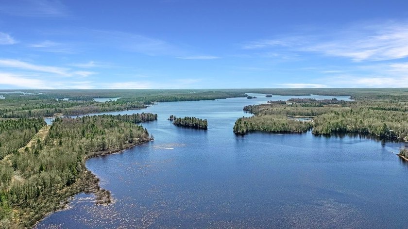 Stunning lake home on Turtle Flambeau Flowage w/ 13,000+ acres - photo 32