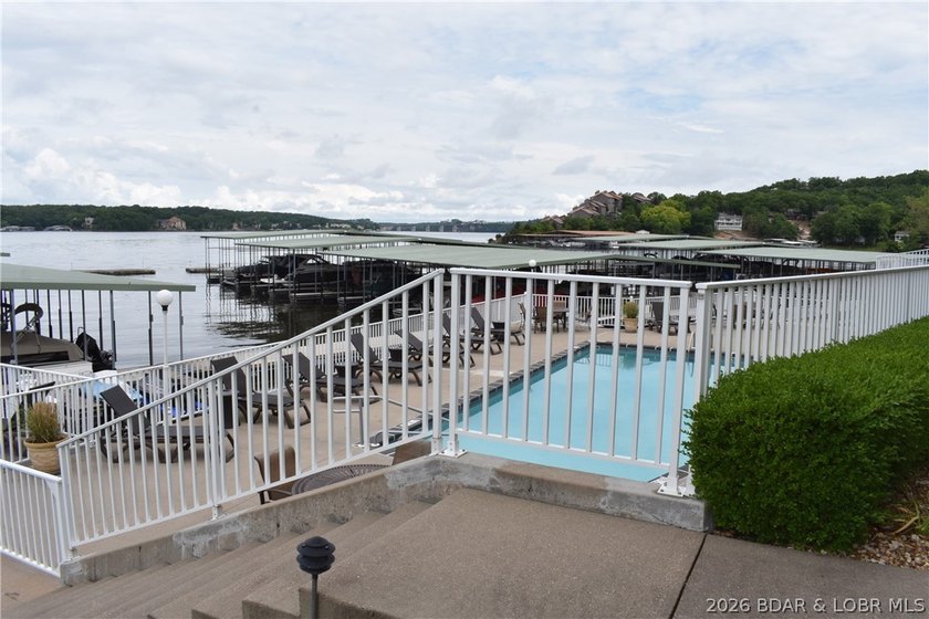 Introducing a peaceful, turn-key lakefront condo in CapeRoyale - photo 34