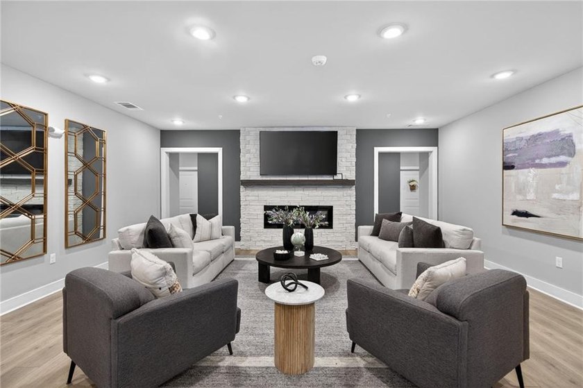 SPECTACULAR 3 BR/ 2 BA FLOORPLAN!!! Welcome to effortless luxury - photo 4