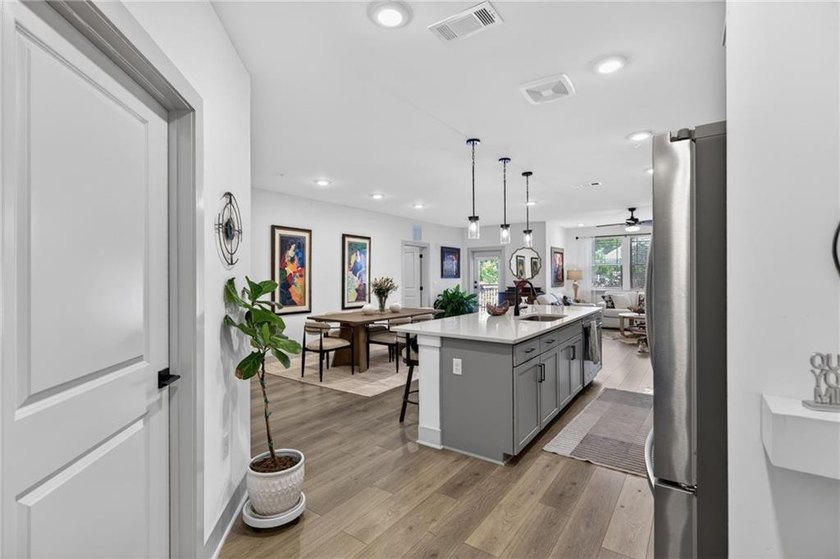 SPECTACULAR 3 BR/ 2 BA FLOORPLAN!!! Welcome to effortless luxury - photo 10