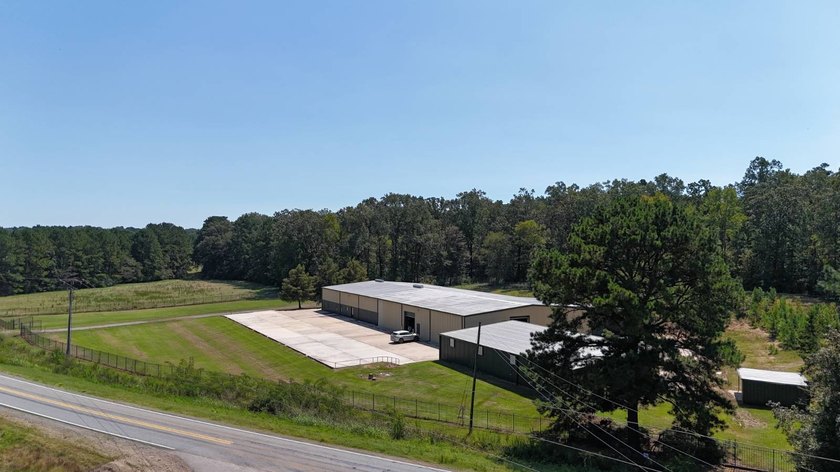 Commercial building on 4+/- acres on Hwy 191 near Negreet, LA - photo 13