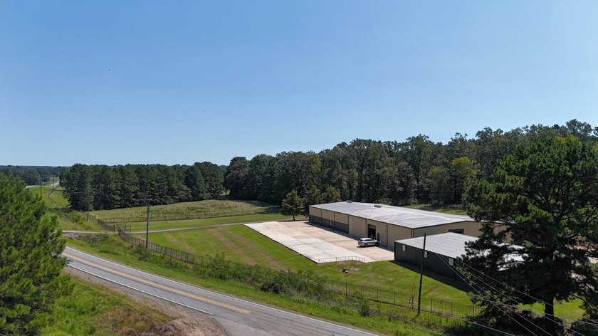 Commercial building on 4+/- acres on Hwy 191 near Negreet, LA - photo 15
