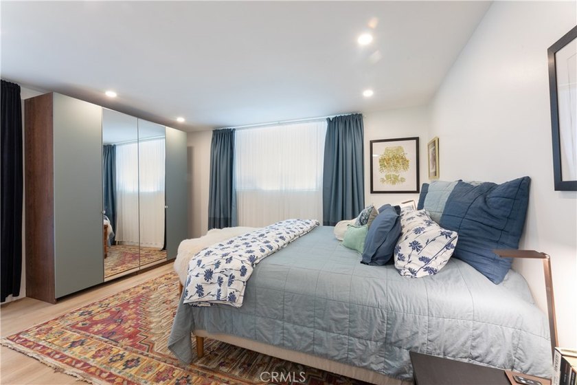 Welcome to this beautifully remodeled condominium in the highly - photo 30