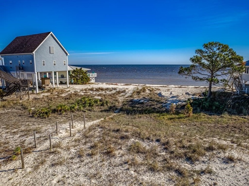 BRING BACK UP OFFERS!! Spectacular COASTAL 3 bedroom / 3 full - photo 38