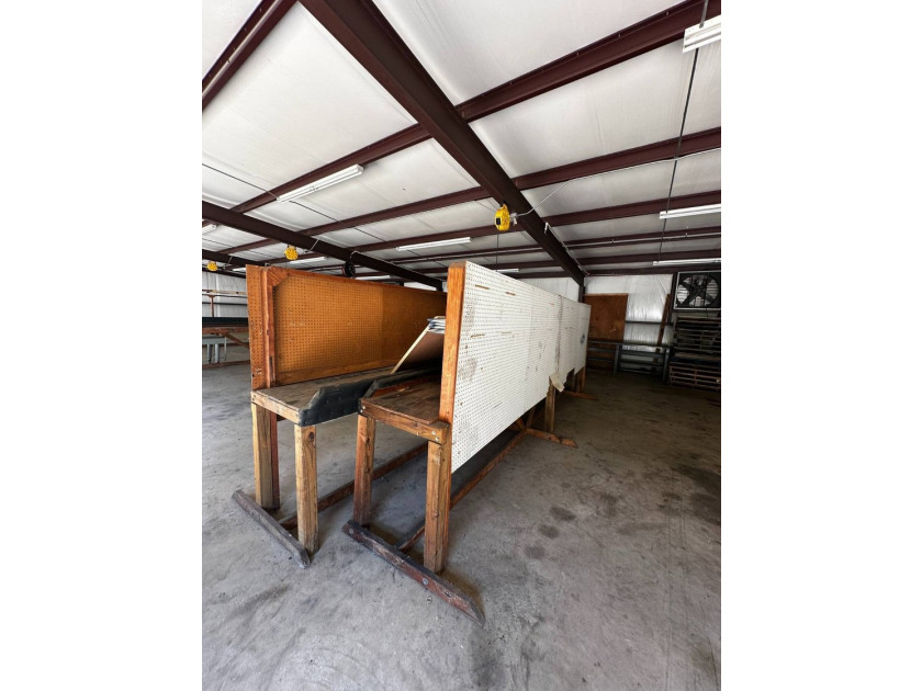 Commercial building on 4+/- acres on Hwy 191 near Negreet, LA - photo 46