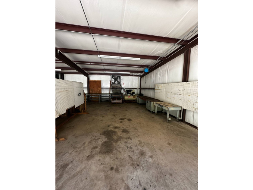 Commercial building on 4+/- acres on Hwy 191 near Negreet, LA - photo 49