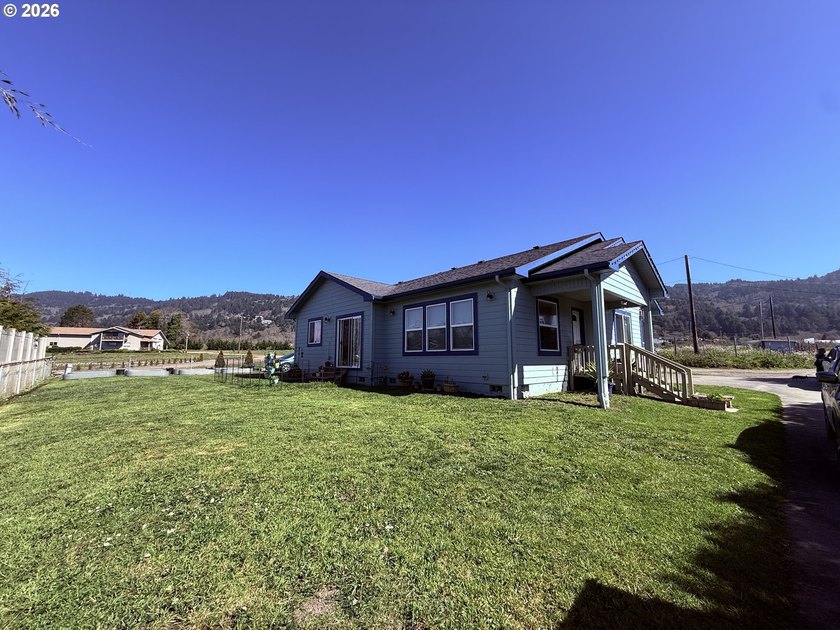 Well-maintained single-level 3 bed, 2 bath home offering 1,524 - photo 36