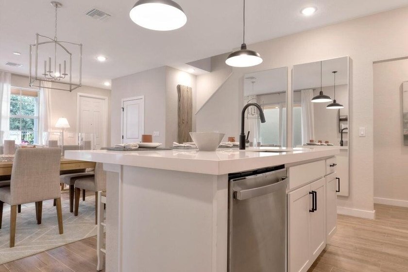 Former model home-all the upgrades! 2022 CBS Construction. Lived - photo 5