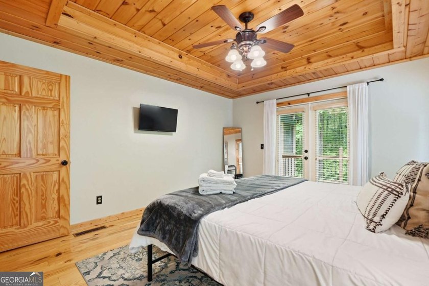 BACK ON THE MARKET!! BUYER COLD FEET. Their loss is your gain - photo 18