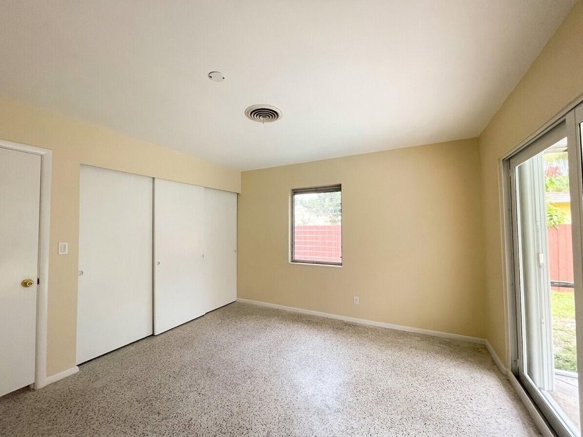 Location, location, location! Charming single-family pool home - photo 17