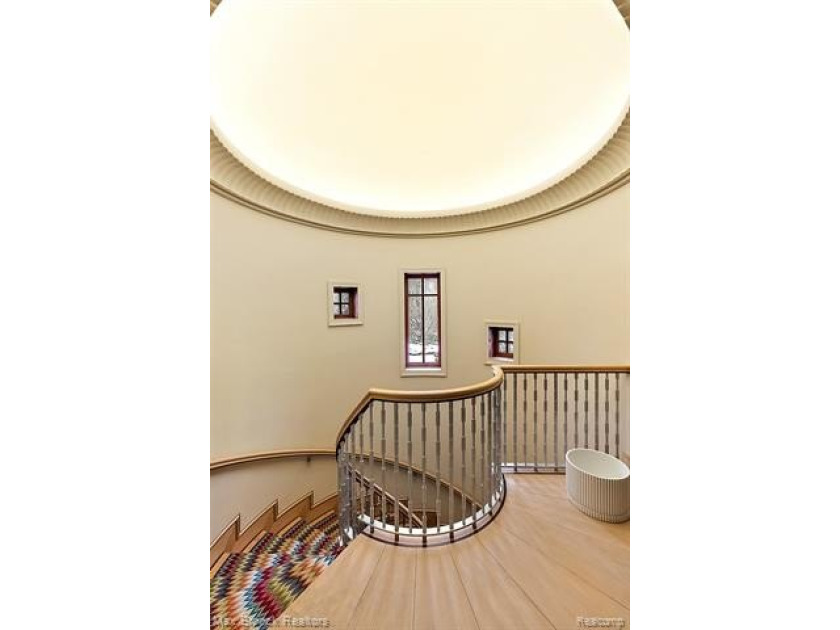 A once-in-a-lifetime opportunity to own a spectacular lakefront - photo 18