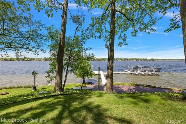 A once-in-a-lifetime opportunity to own a spectacular lakefront - photo 42