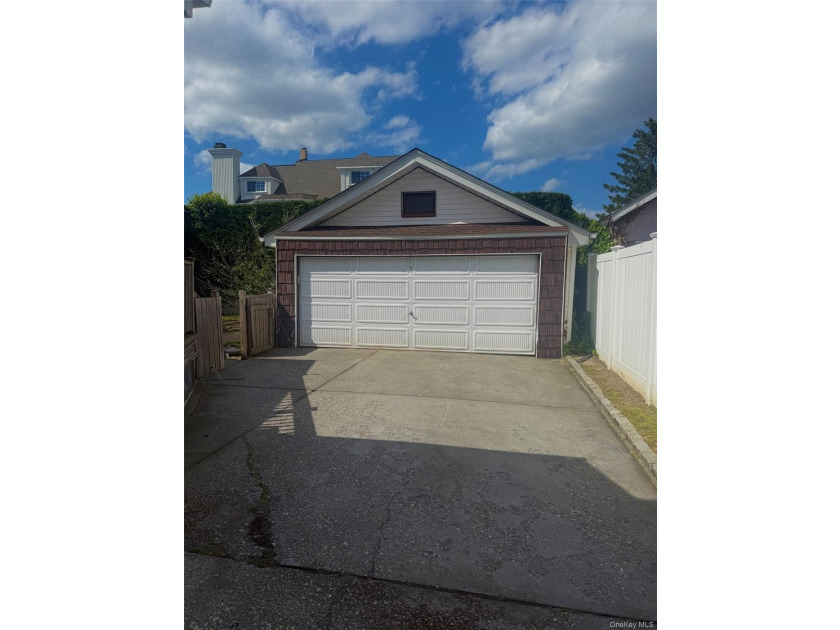 Two-Family Opportunity in East Rockaway Welcome to this spacious - photo 12