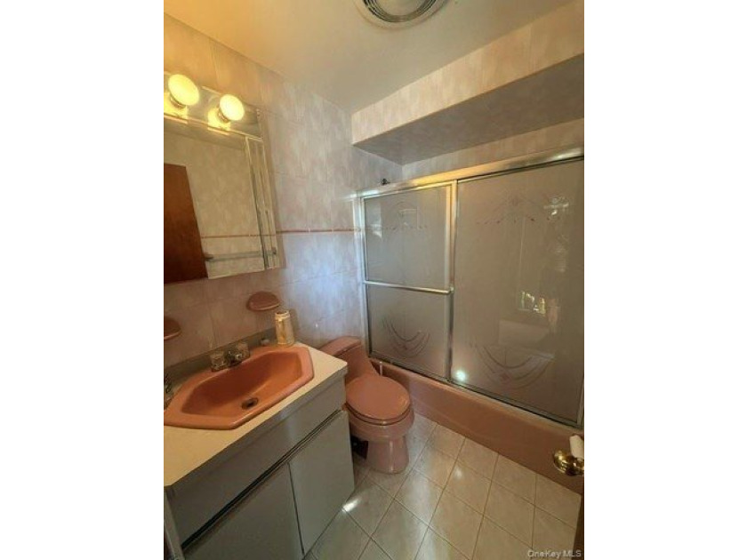 Two-Family Opportunity in East Rockaway Welcome to this spacious - photo 18
