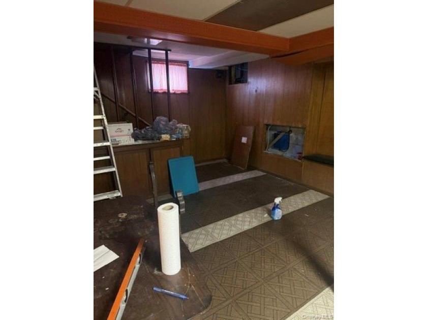 Two-Family Opportunity in East Rockaway Welcome to this spacious - photo 24