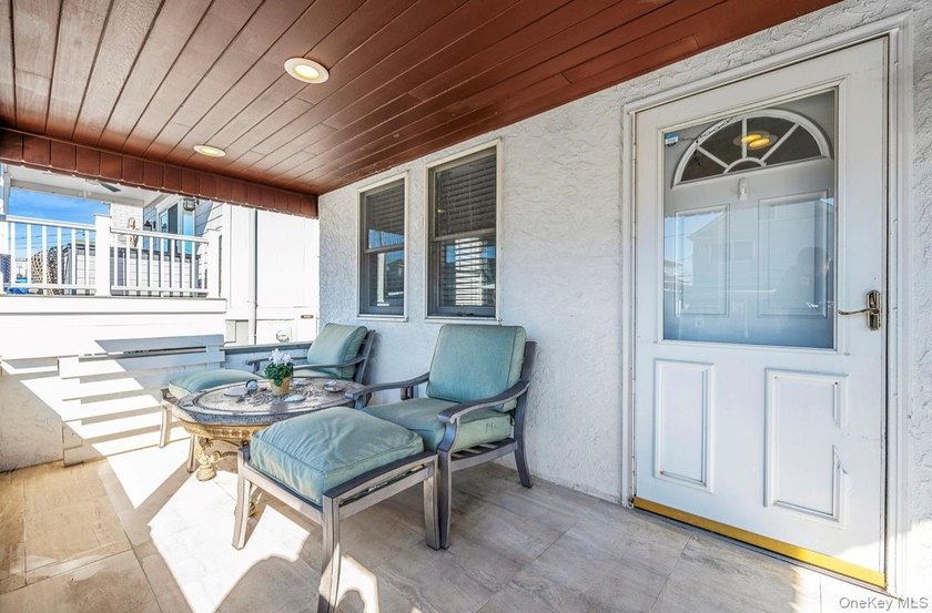 Prime East Atlantic Beach Beautiful House - Updated Open Kitchen - photo 5