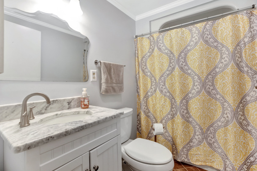 Lakefront Condo includes boat slip with lift SOLD - photo 18