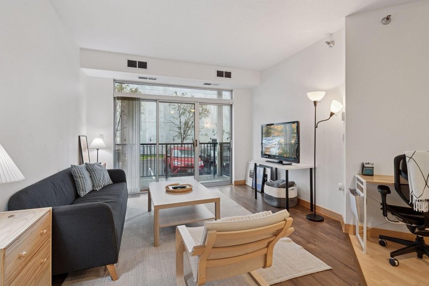 Welcome to University Flats in Prospect Park! Walk, bike, or - photo 13
