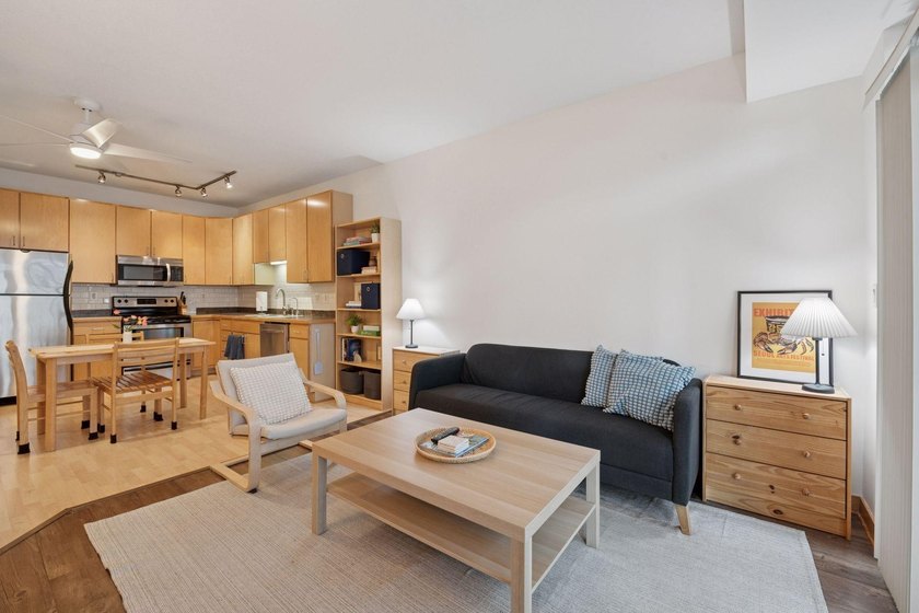 Welcome to University Flats in Prospect Park! Walk, bike, or - photo 14