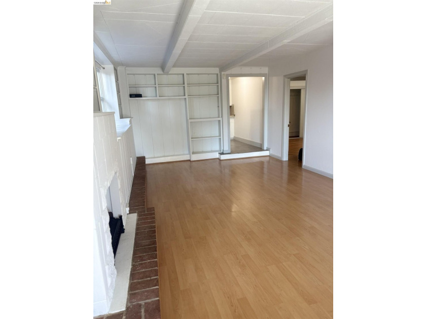 Beautifully maintained duplex located in one of the most - photo 15