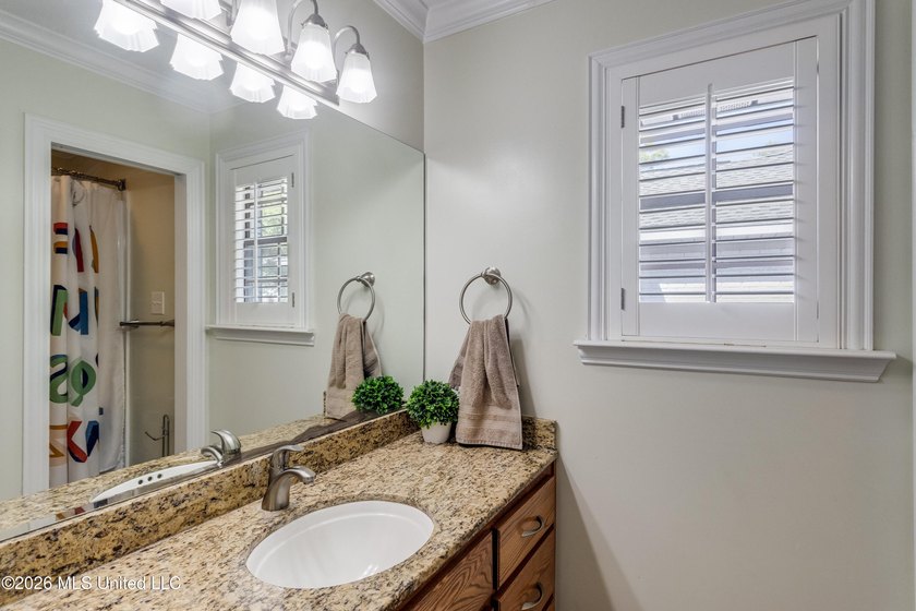 Welcome to 7 Keyser Lane in Gulfport, MS--an inviting home - photo 17