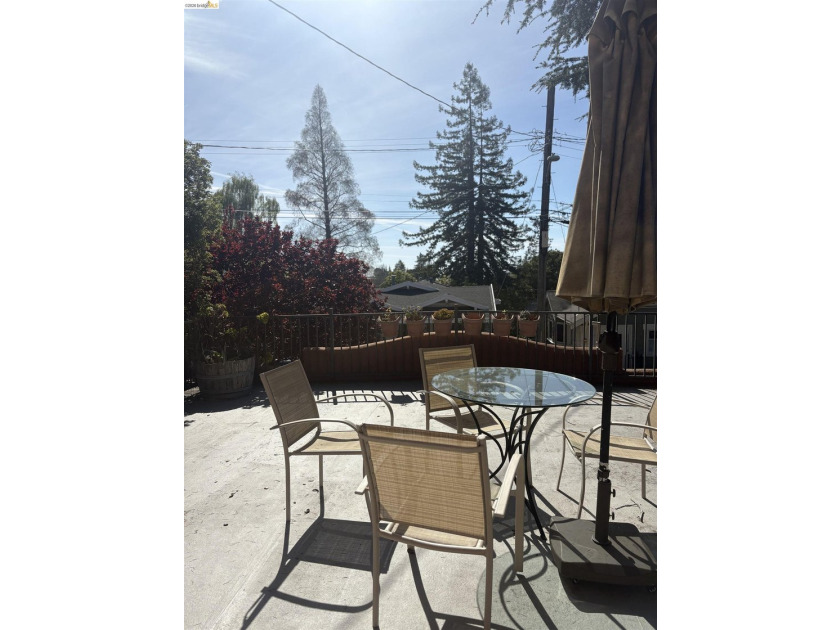 Beautifully maintained duplex located in one of the most - photo 18