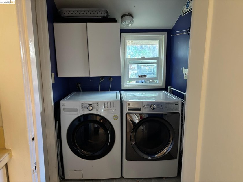 Beautifully maintained duplex located in one of the most - photo 25