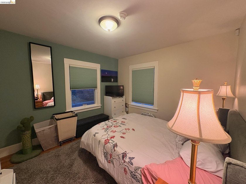 Beautifully maintained duplex located in one of the most - photo 26