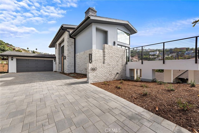 Exquisite Coastal Retreat | Fully Remodeled 3BR/3BA with - photo 27