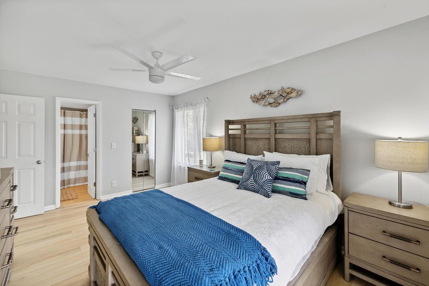 Fully furnished, updated 2/2 Condo in Chasewood of Jupiter. Move - photo 8