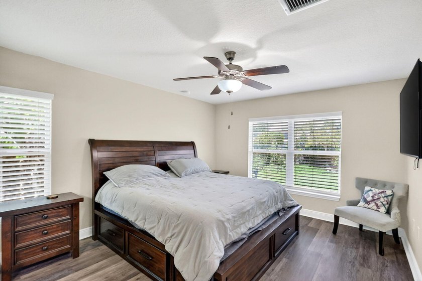 Welcome to your own slice of Florida paradise! This beautifully - photo 17